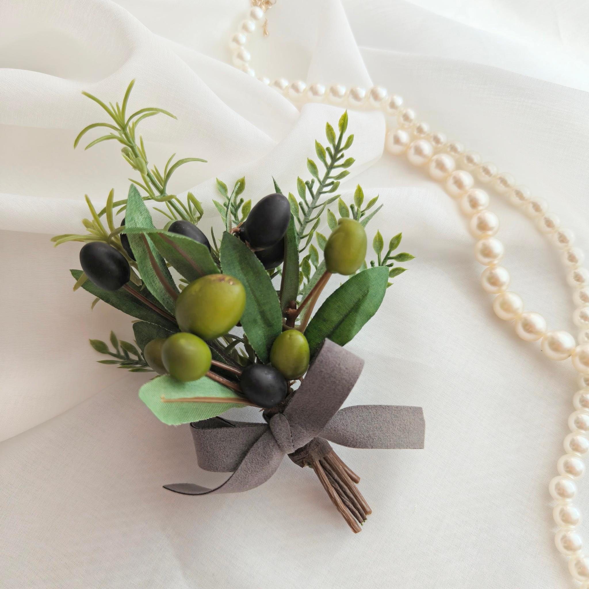 オリーブのグリーンコサージュ　親子コサージュ 入学式 入学式 卒業式 大人フォーマル シンプル 春1枚目の画像